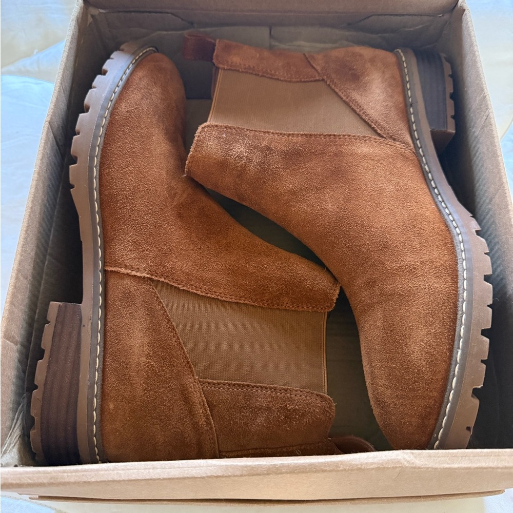 NIB Steve Madden boots, 10